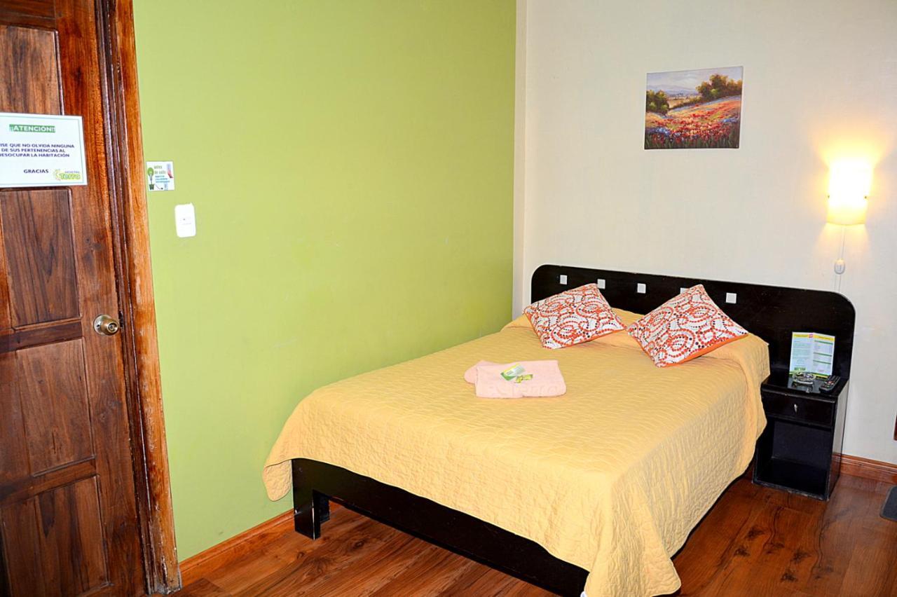 Hostal Terra 3 - Base Aerea Quito Exterior photo